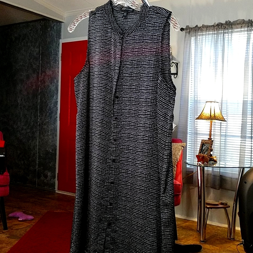 100% silk Eileen Fisher blouse, black and tan